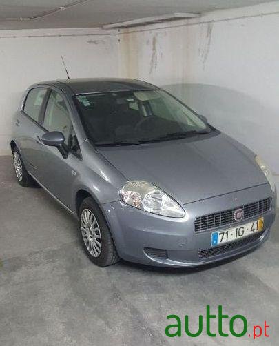 2009' Fiat Grande-Punto 5P photo #2