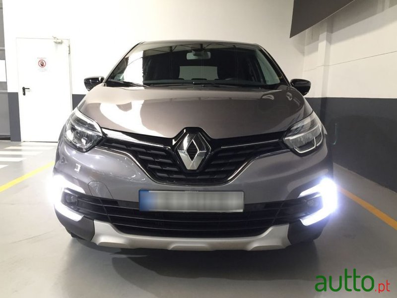 2019' Renault Captur 1.5 Dci Exclusive photo #3