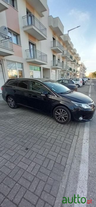 2012' Toyota Avensis photo #2