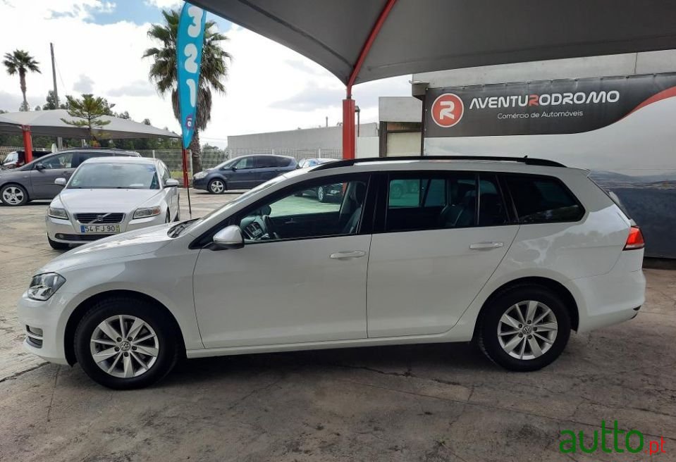 2017' Volkswagen Golf Variant photo #3