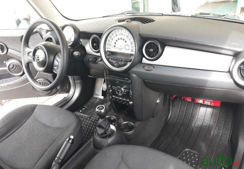 2011' MINI One D photo #2
