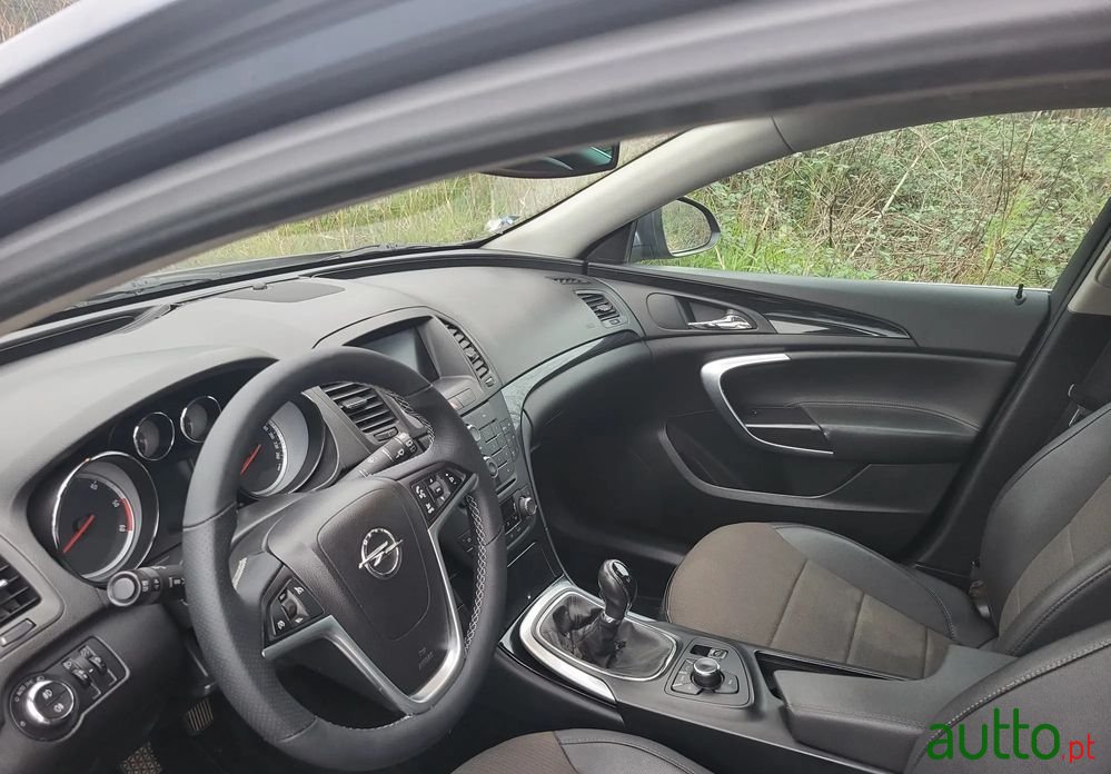 2009' Opel Insignia Sports Tourer photo #2