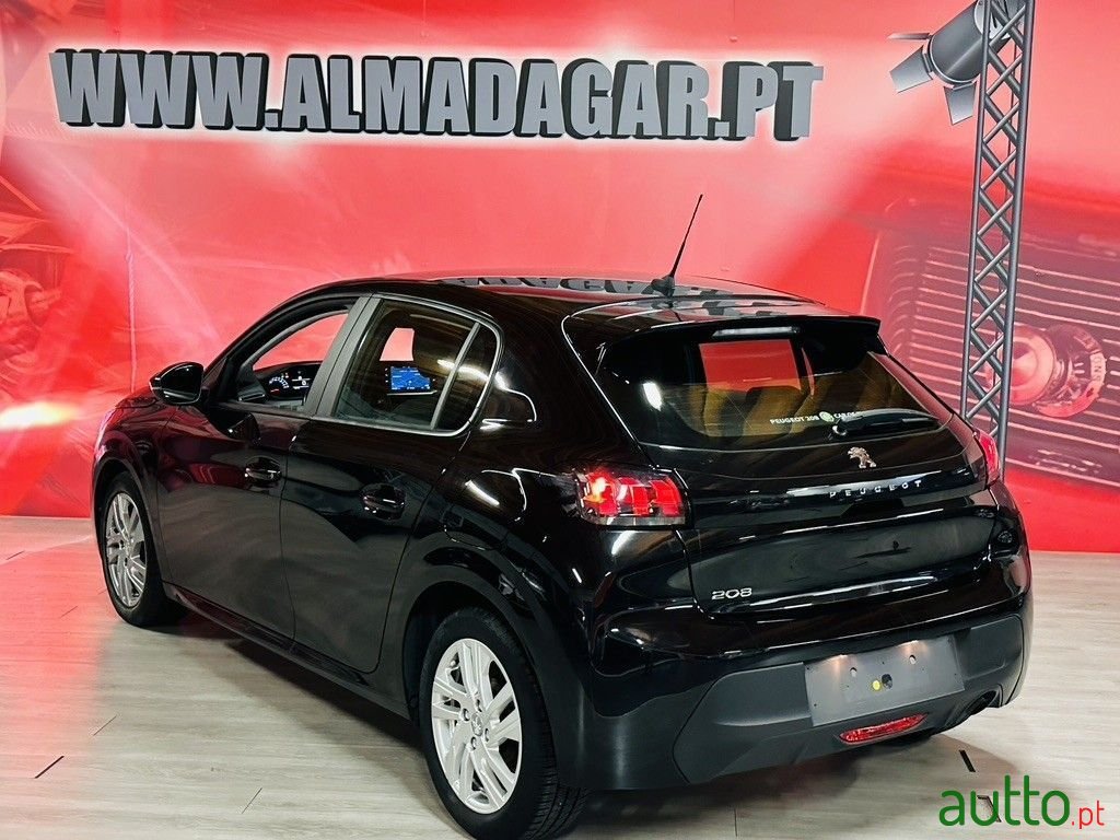 2020' Peugeot 208 photo #3