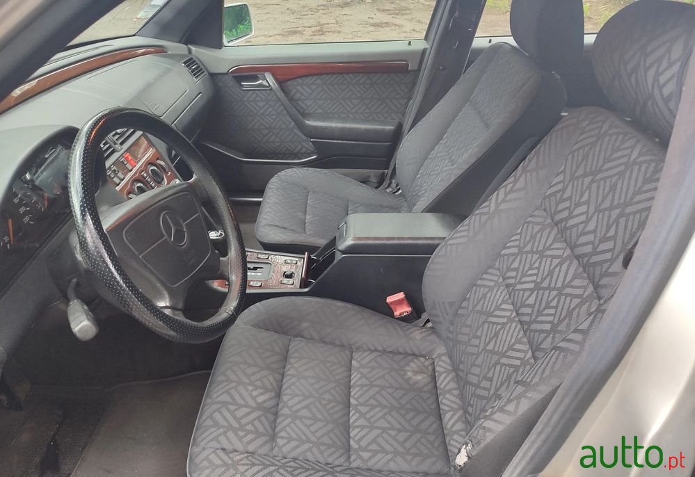 1995' Mercedes-Benz C 250 photo #2