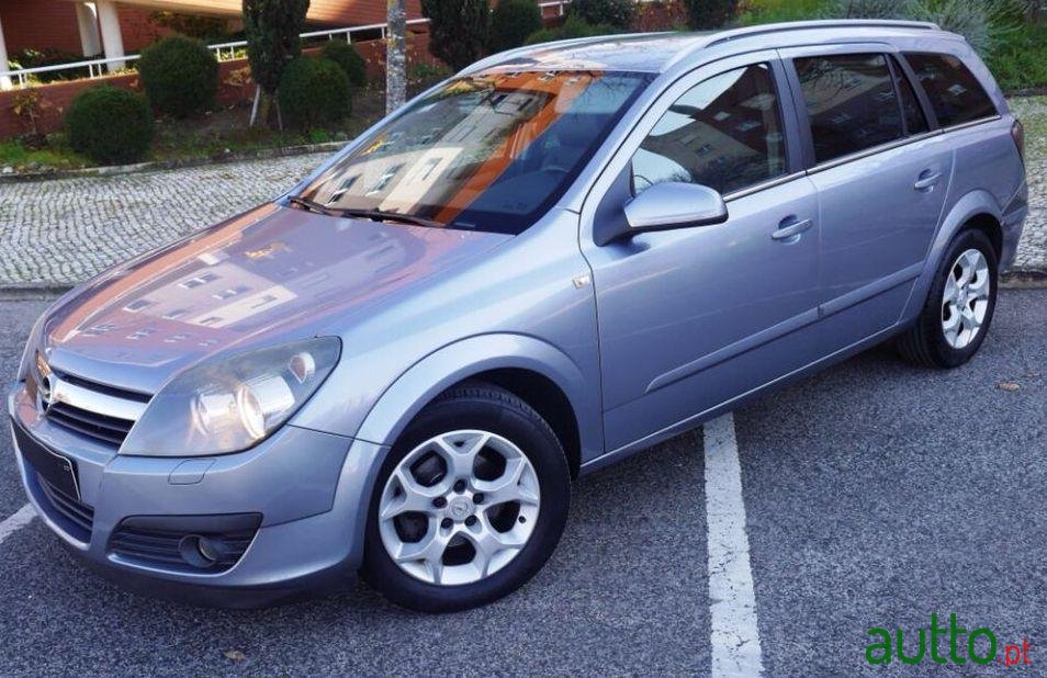 2007' Opel Astra Caravan photo #1