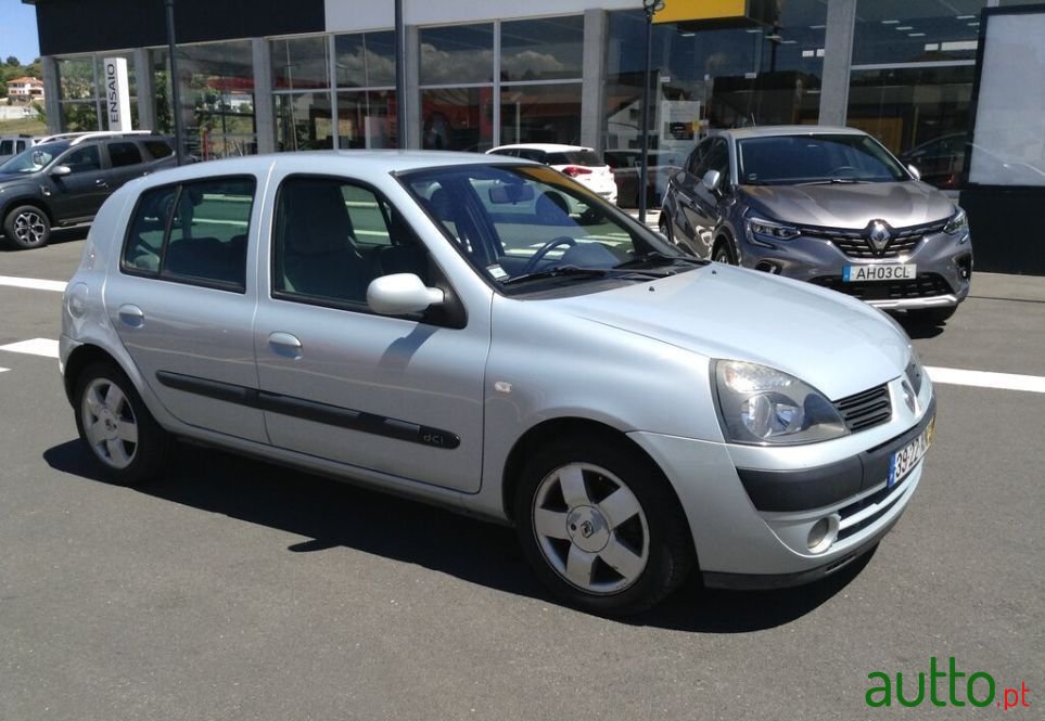 2004' Renault Clio photo #3