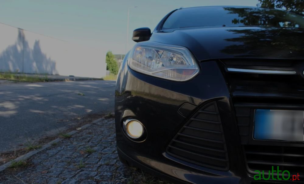 2011' Ford Focus Sw photo #3