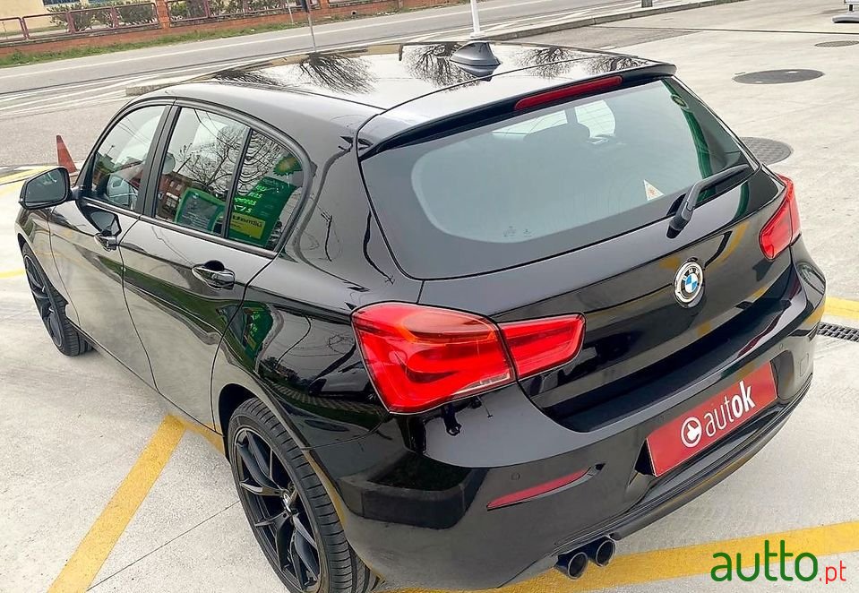 2017' BMW 120 photo #5