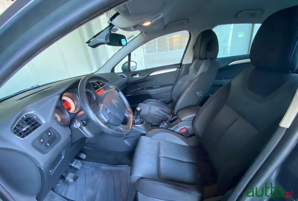 2013' Citroen C4 photo #6