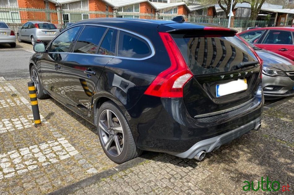 2014' Volvo V60 D6 R-Design photo #1