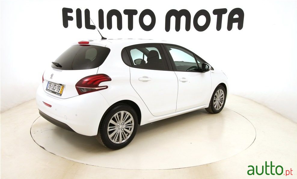 2018' Peugeot 208 photo #2