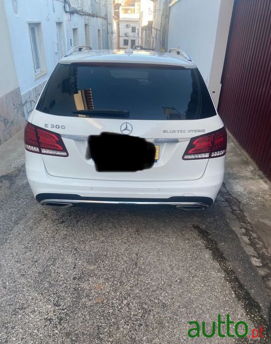 2013' Mercedes-Benz E-300 photo #2