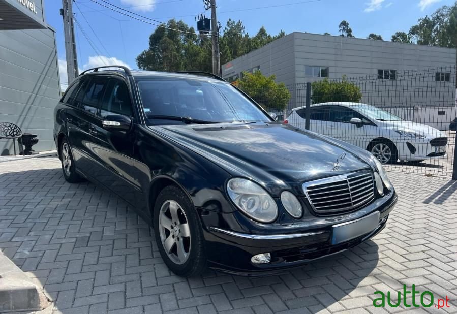 2003' Mercedes-Benz Classe E photo #4