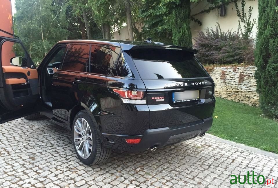 2016' Land Rover Range Rover Sport photo #3