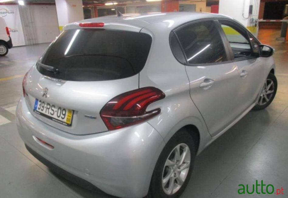 2016' Peugeot 208 1.6 Bluehdi Active photo #2