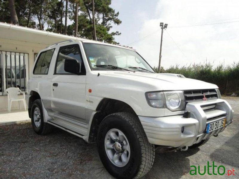 1998' Mitsubishi Pajero photo #1