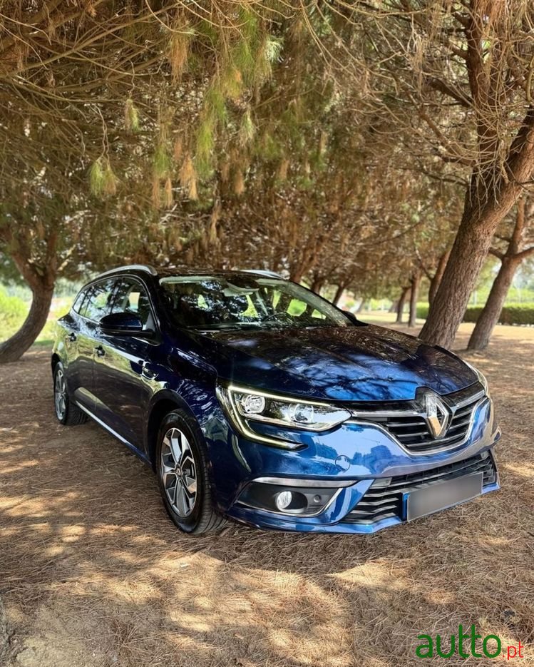 2020' Renault Megane photo #5