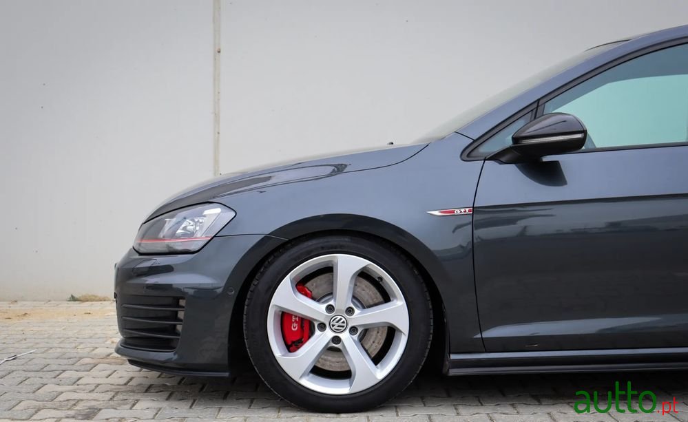 2014' Volkswagen Golf photo #6