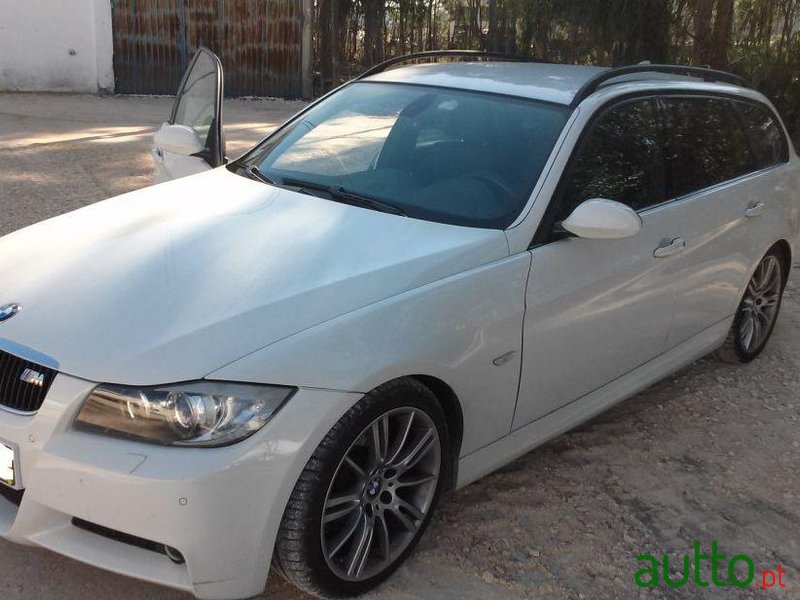 2008' BMW 320 D Touring photo #1