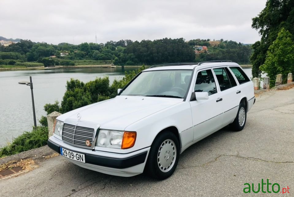 1990' Mercedes-Benz 300 photo #2