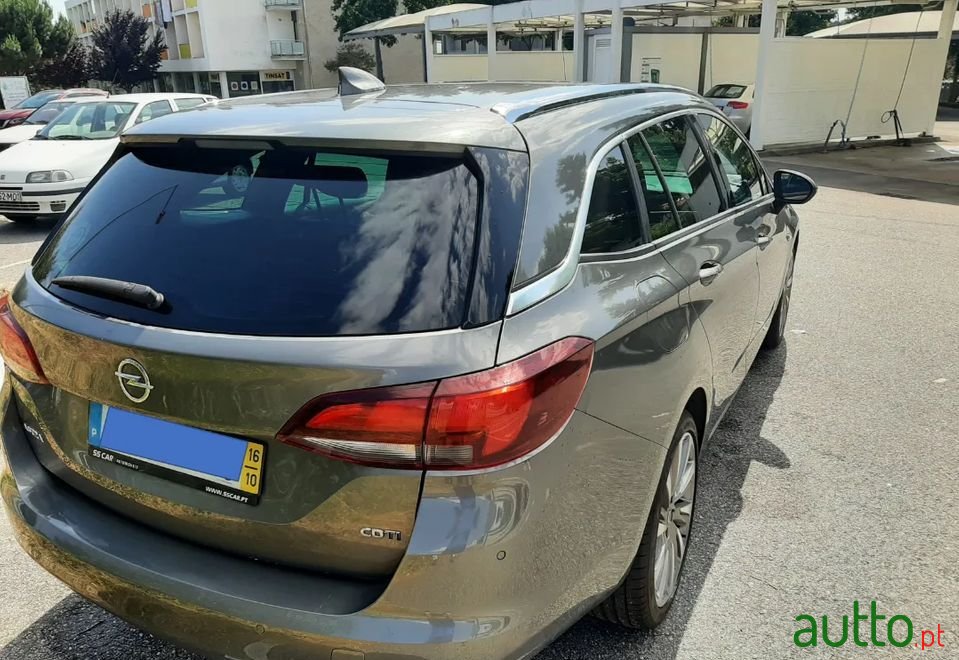 2016' Opel Astra photo #3