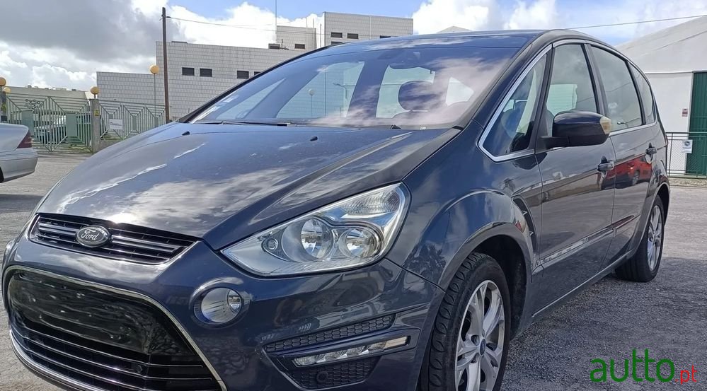 2011' Ford S-Max photo #1