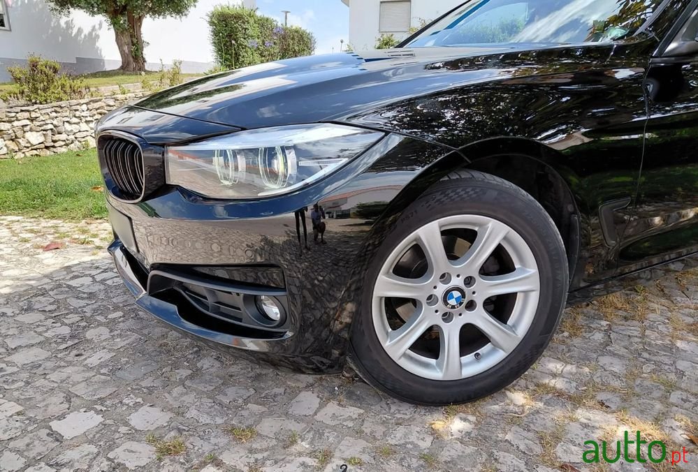 2018' BMW Série 3 D photo #6