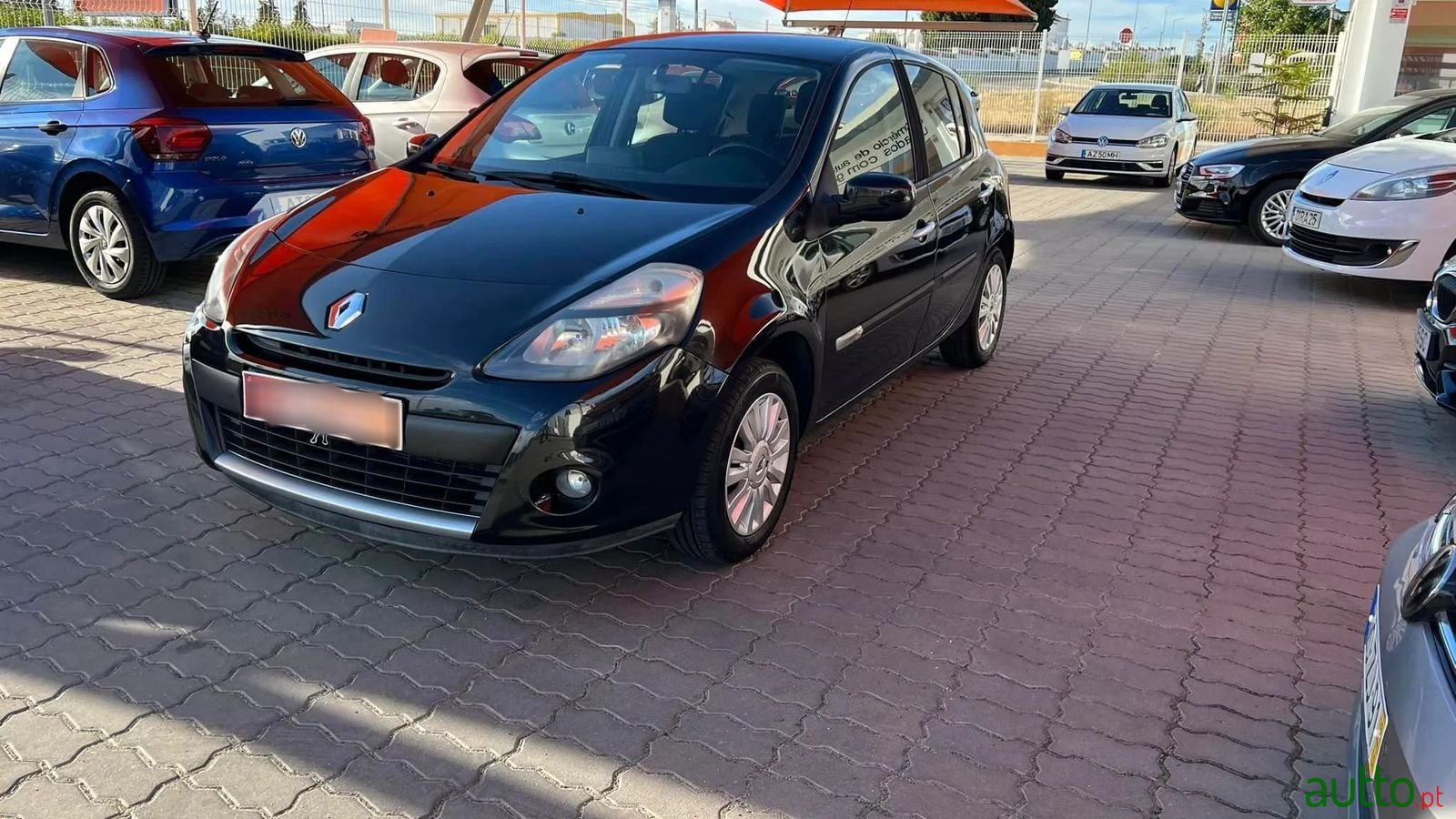 2009' Renault Clio photo #2