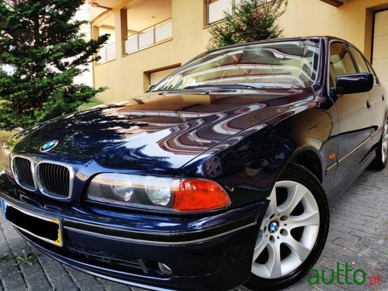 2001' BMW 520 photo #1