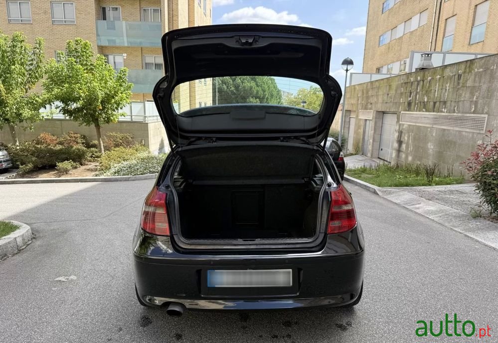 2008' BMW Série 1 D photo #6