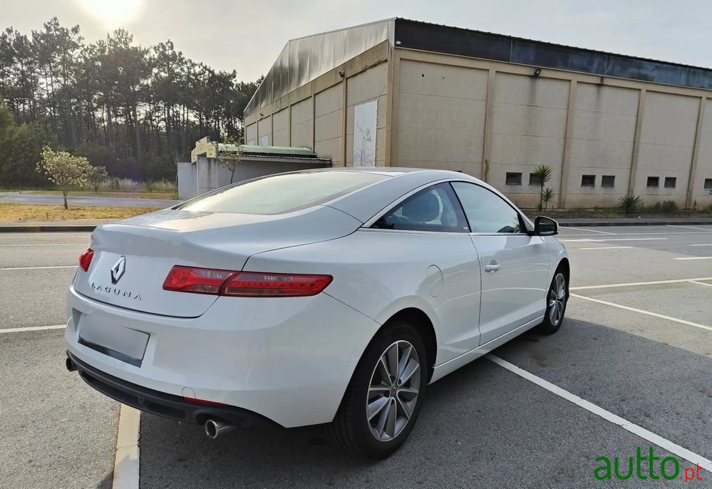 2013' Renault Laguna Coupe photo #6