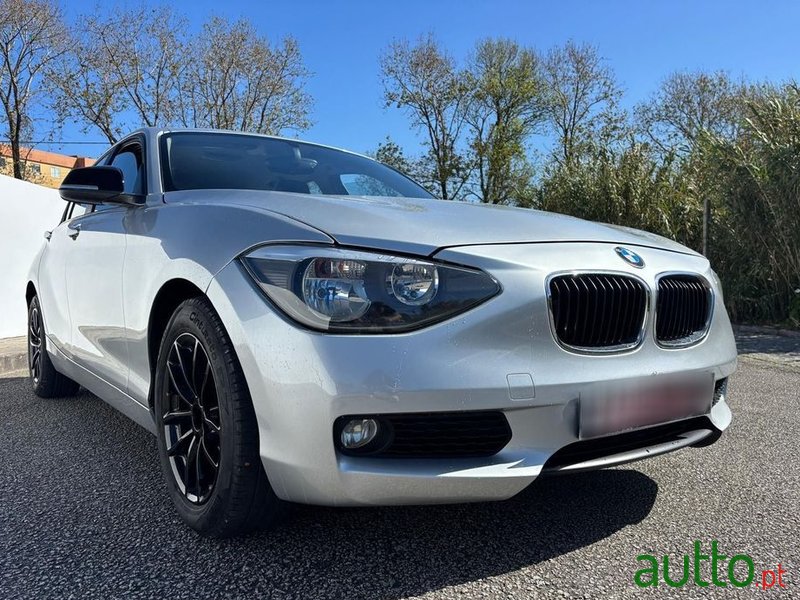 2012' BMW Série 1 D Efficientdynamics photo #3