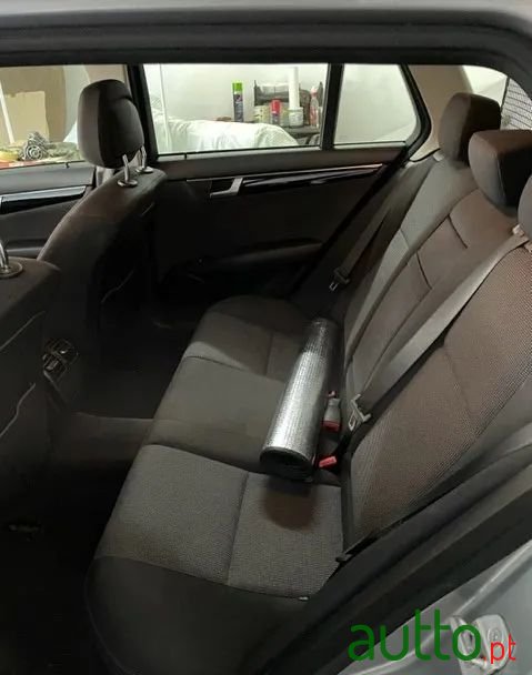 2012' Mercedes-Benz C-200 photo #5