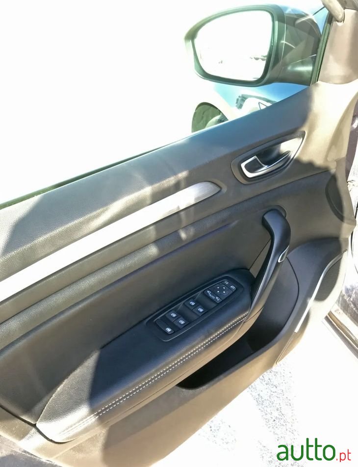 2016' Renault Mégane Sport Tourer photo #6