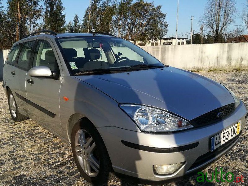 2002' Ford Focus Sw photo #1