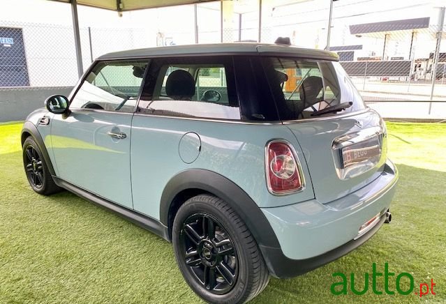 2013' MINI Cooper photo #6