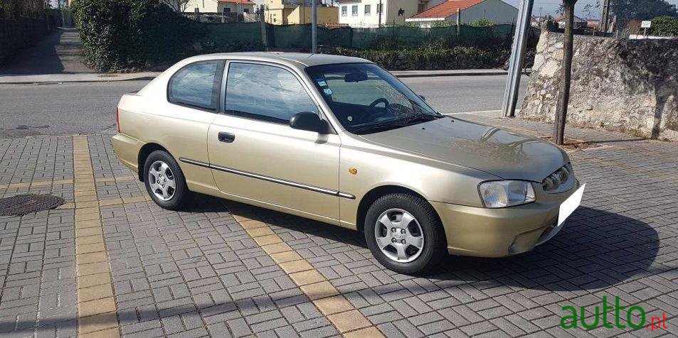 2001' Hyundai Accent photo #1