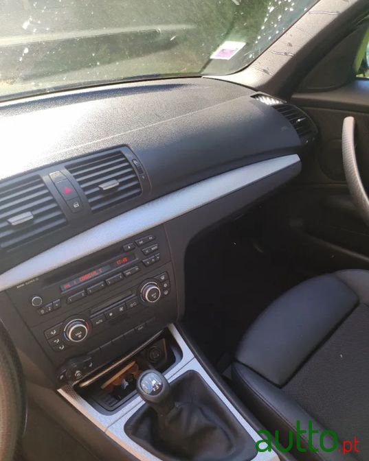 2008' BMW 123 photo #4