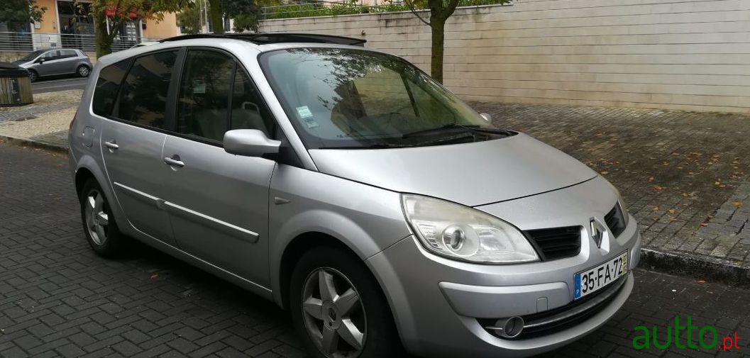2007' Renault Grand Scenic photo #4
