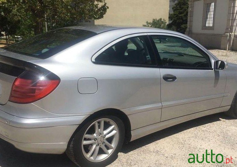 2001' Mercedes-Benz C-180 Sportcoupé photo #3