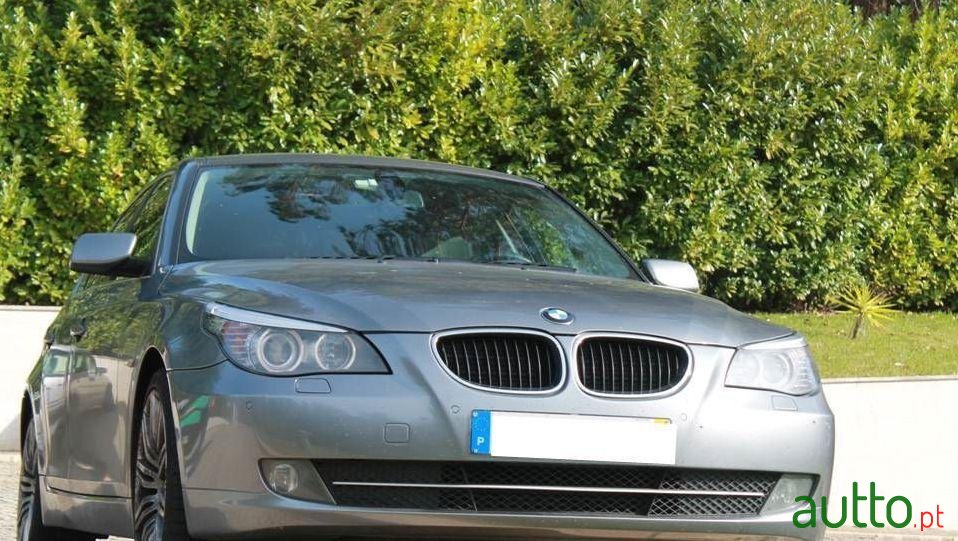 2010' BMW 520 photo #3