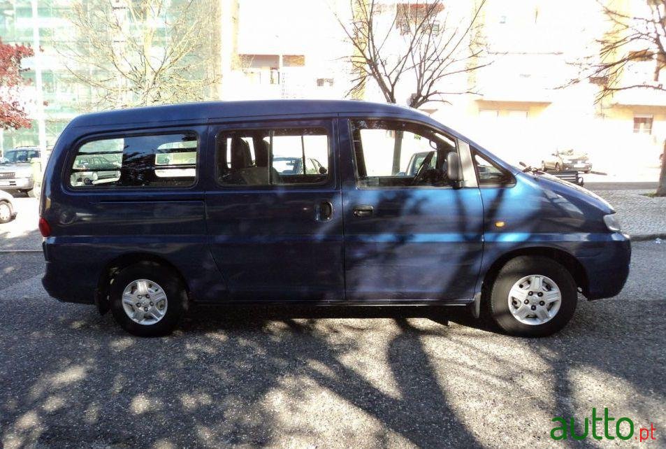 2000' Hyundai H-1 photo #2