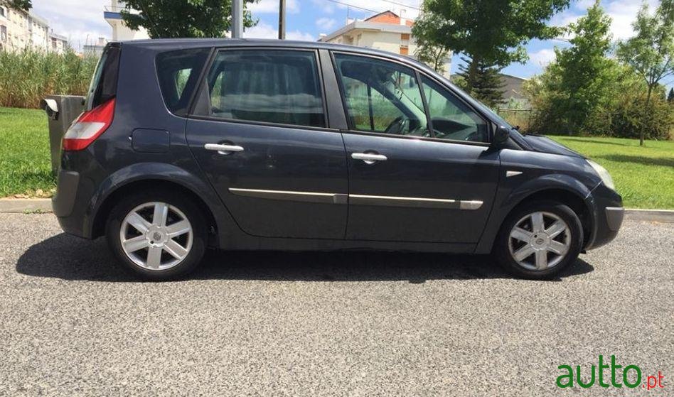 2005' Renault Scenic photo #3