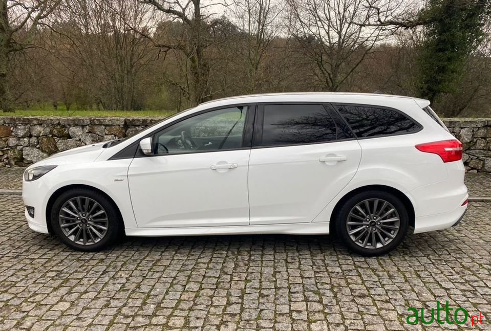 2017' Ford Focus Sw photo #6