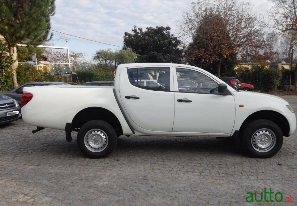 2010' Mitsubishi L200 2.5D DI.D 4X4 photo #3
