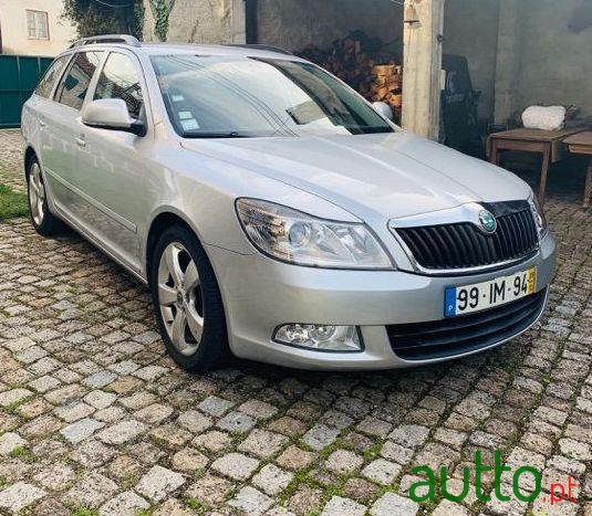 2009' Skoda Octavia Break photo #4
