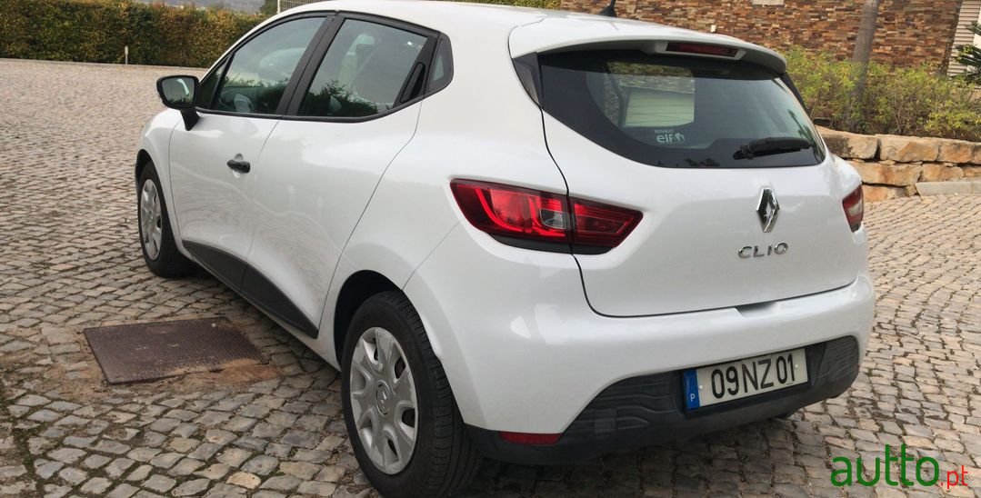 2013' Renault Clio photo #1