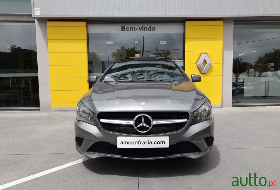 2015' Mercedes-Benz Cla-200 photo #2