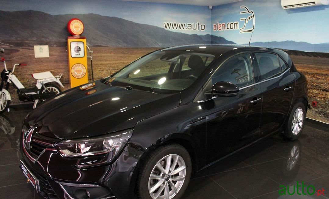 2015' Renault Megane photo #1