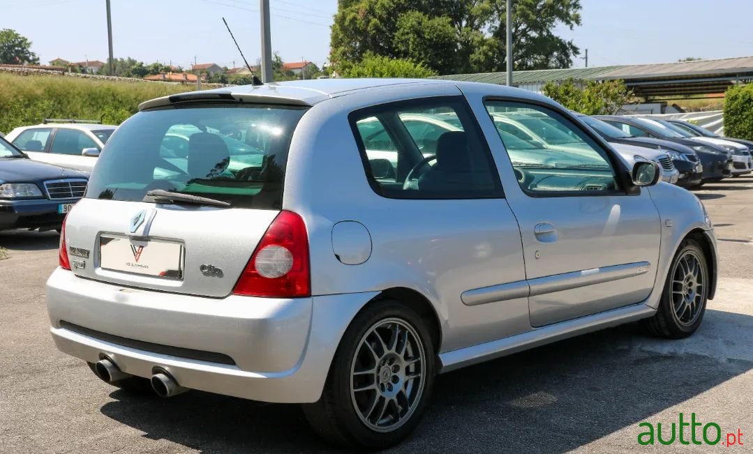 2000' Renault Clio Sport photo #4